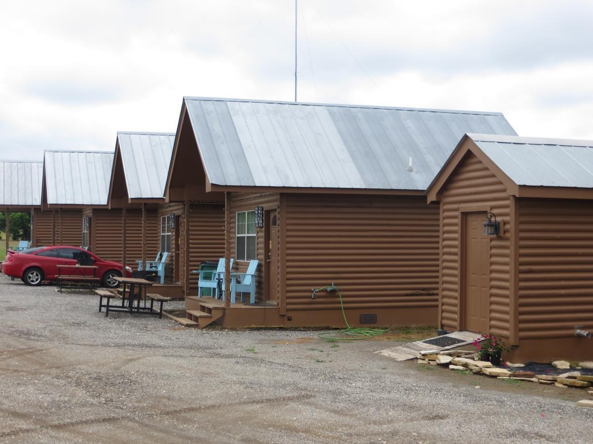 All Tucked Inn Cabins Stockdale Exterior foto